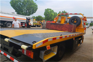 江津附近拖车电话号码服务